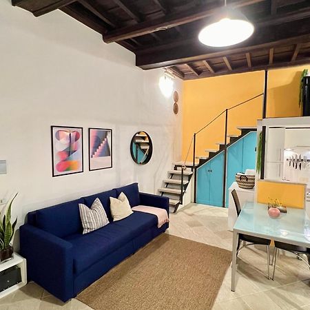 Апартаменты Charming Navona Duplex Рим Экстерьер фото